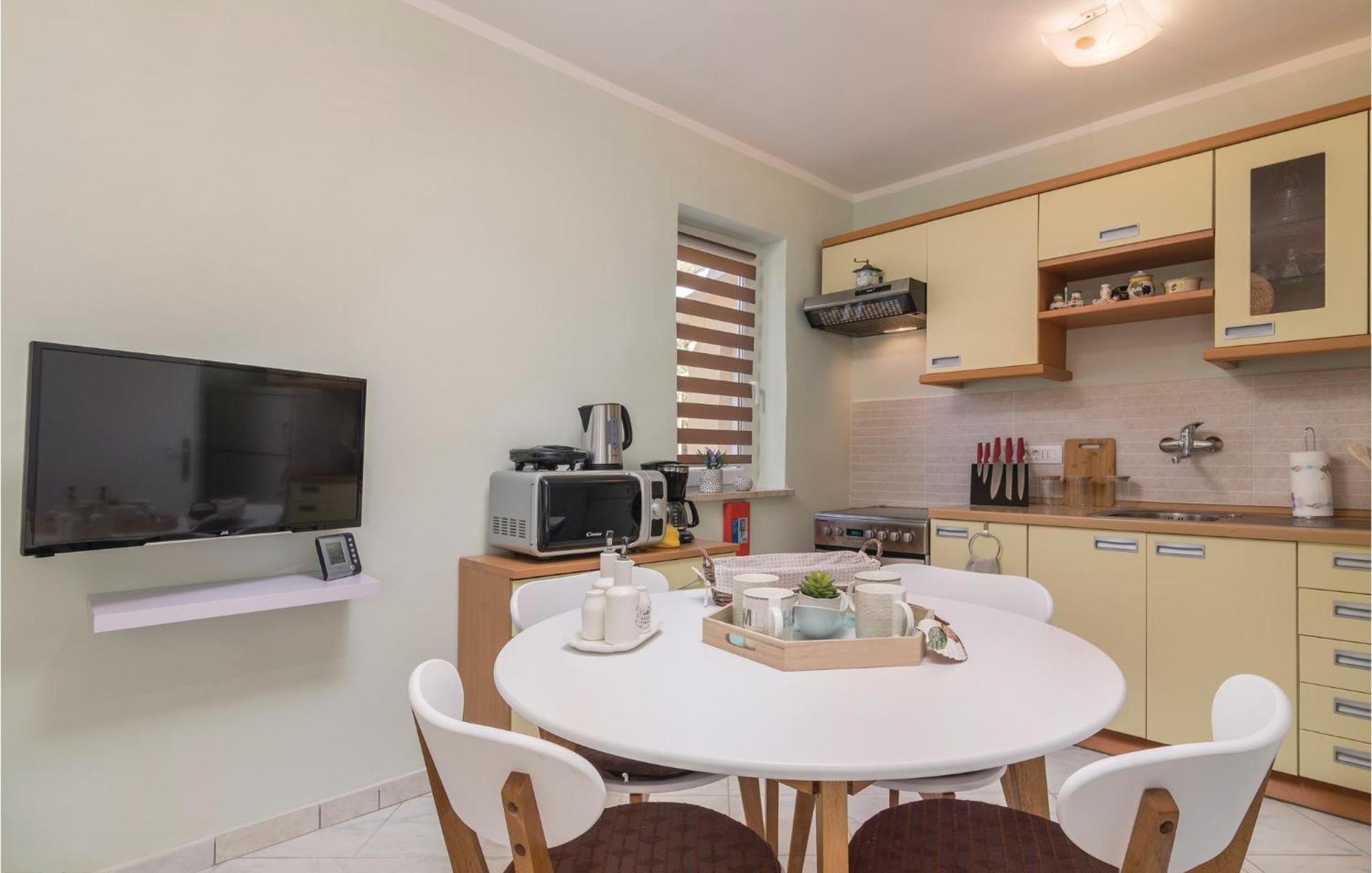 Amazing Apartment In Rabac With Wifi Raša Εξωτερικό φωτογραφία